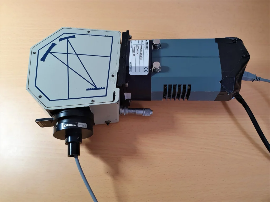 MS124 with iDus CCD detector