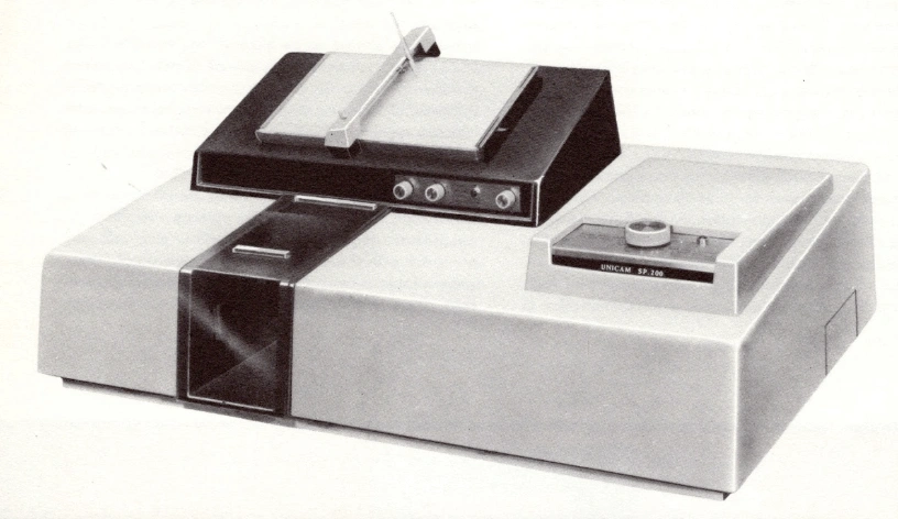 PyeUnicam SP200 spectrometer